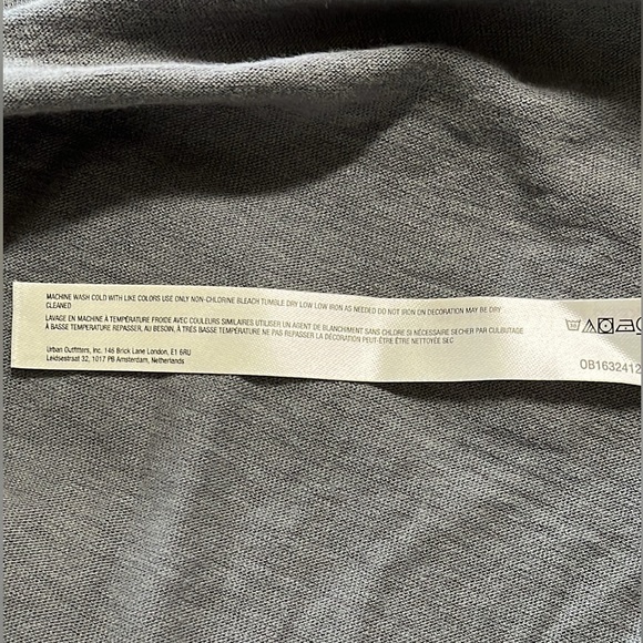 Free People Movement Inspire Logo Top NWOT - Picture 9 of 10